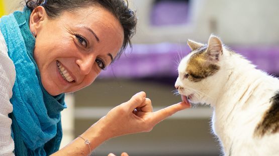 Sonja Hurter versteht sich als Dolmetscherin zwischen Katze und Mensch